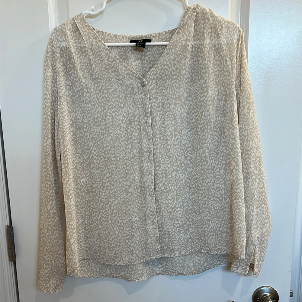 H&M blouse - Picture 2 of 5